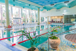 בריכה מקורה רמדה חדרה